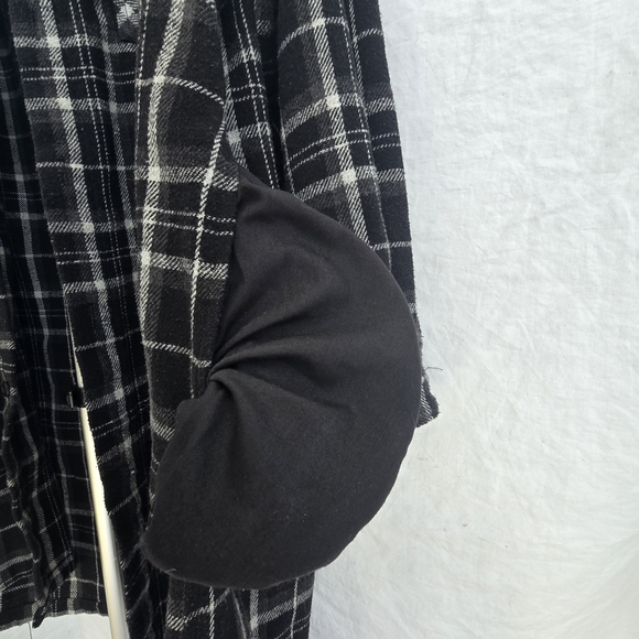 Black and White Plaid Women's Jacket Coat - Picture 7 of 10